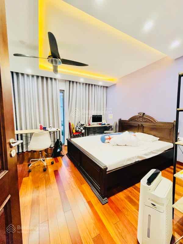 Bán nhà phân lô 61 Lạc Trung, 70m2 x 4 tầng mặt tiền 4.5m, vỉa hè ô tô tránh , giá 24.9 tỷ