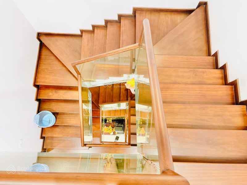 Bán nhà phân lô 61 Lạc Trung, 70m2 x 4 tầng mặt tiền 4.5m, vỉa hè ô tô tránh , giá 24.9 tỷ