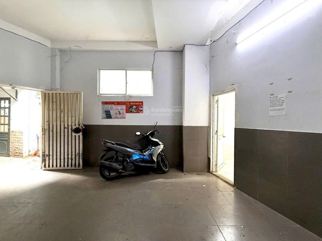 Ngay ĐH Văn Lang gấp bán 15 phòng CHDV 95m2, 3 tầng, đang cho thuê 50tr/th giá chỉ 8,75 tỉ TL Ngay ĐH Văn Lang gấp bán 15 phòng CHDV 95m2, 3 tầng, đang cho thuê 50tr/th giá chỉ 8,75 tỉ TL