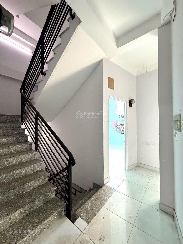 Ngay ĐH Văn Lang gấp bán 15 phòng CHDV 95m2, 3 tầng, đang cho thuê 50tr/th giá chỉ 8,75 tỉ TL Ngay ĐH Văn Lang gấp bán 15 phòng CHDV 95m2, 3 tầng, đang cho thuê 50tr/th giá chỉ 8,75 tỉ TL