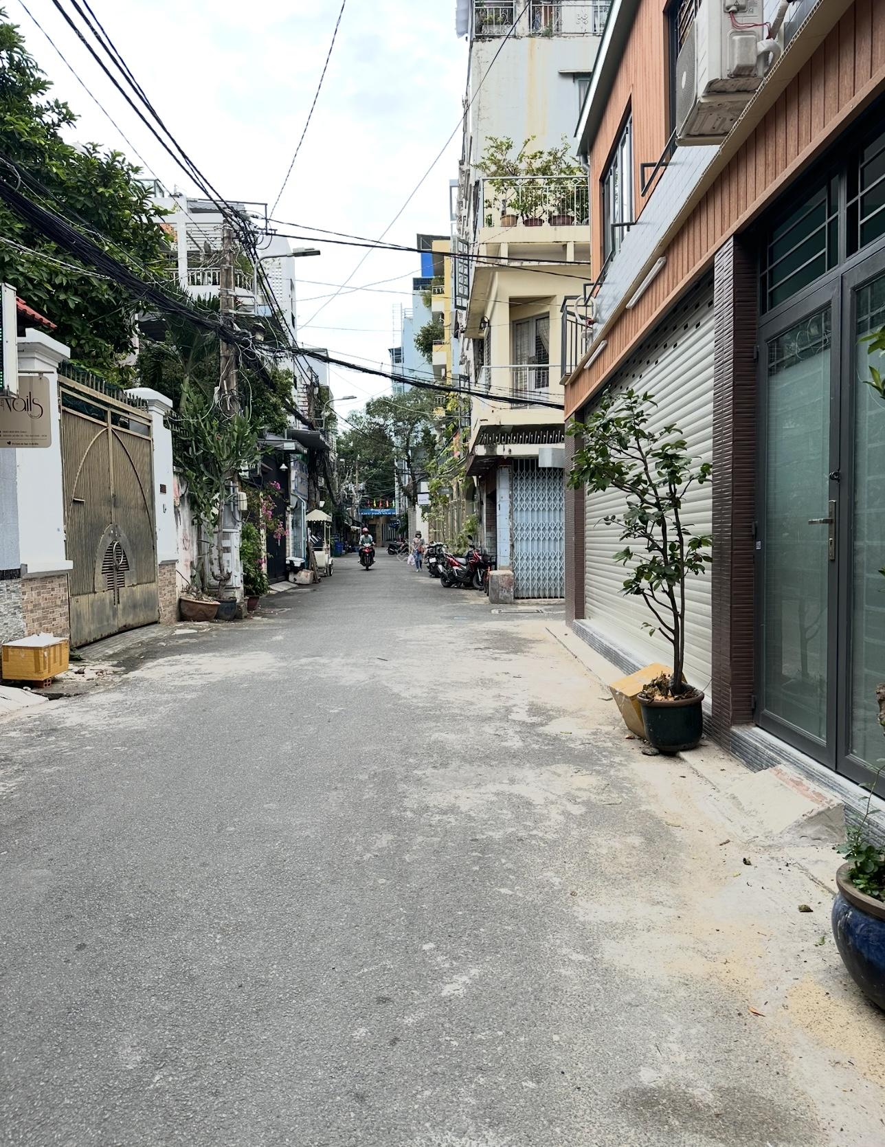 Bán nhà HXH Lê Văn Sỹ - 3 tầng - Giáp Phú Nhuận - Gần sân bay - Chỉ 9,3 tỷ Bán nhà HXH Lê Văn Sỹ - 3 tầng - Giáp Phú Nhuận - Gần sân bay - Chỉ 9,3 tỷ