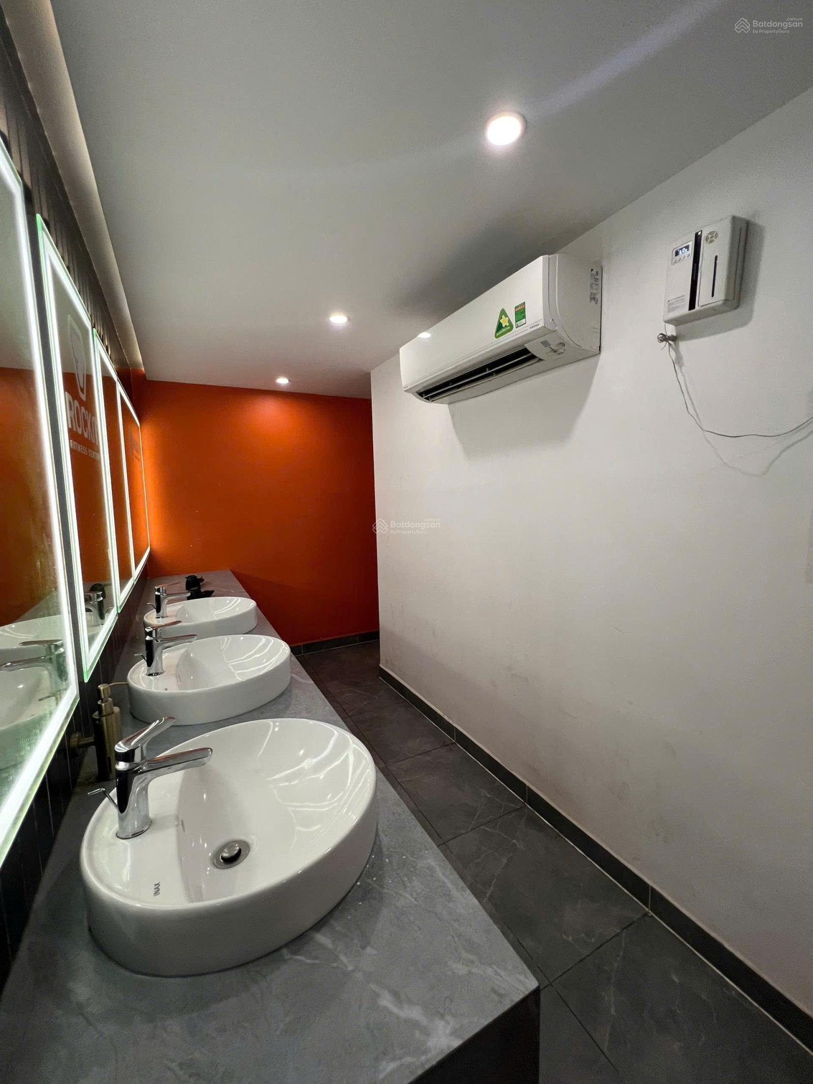 Tòa Đẹp mới Ngang 12m 10 lầu 1400m2 TM Pccc 24 Đinh Bộ Lĩnh Tòa Đẹp mới Ngang 12m 10 lầu 1400m2 TM Pccc 24 Đinh Bộ Lĩnh