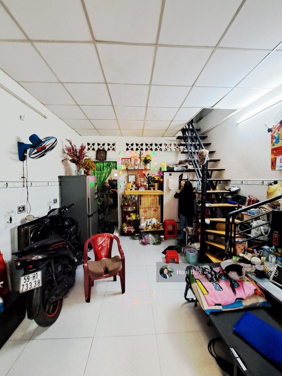 BT - hơn 3tỷ - 2 tầng, 4x10m Hoàng Văn Hợp. Sát Tên Lửa