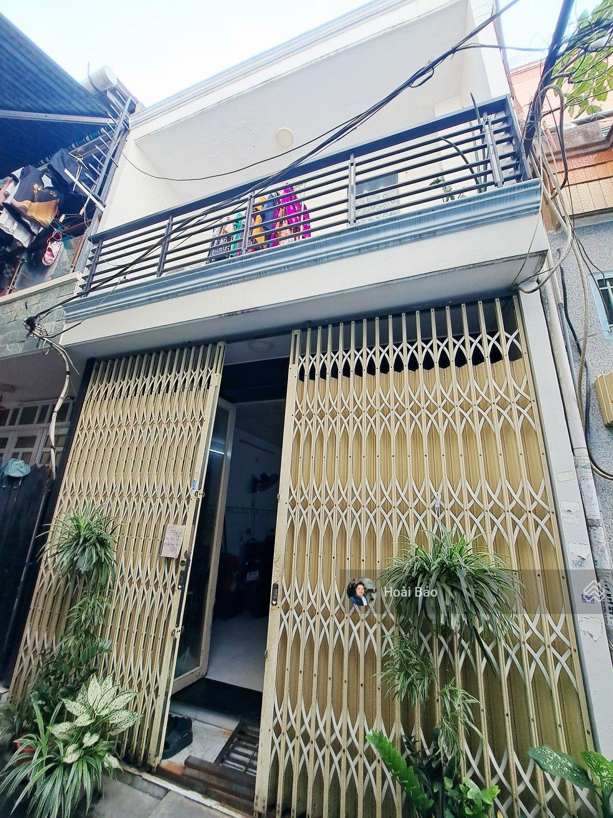 BT - hơn 3tỷ - 2 tầng, 4x10m Hoàng Văn Hợp. Sát Tên Lửa