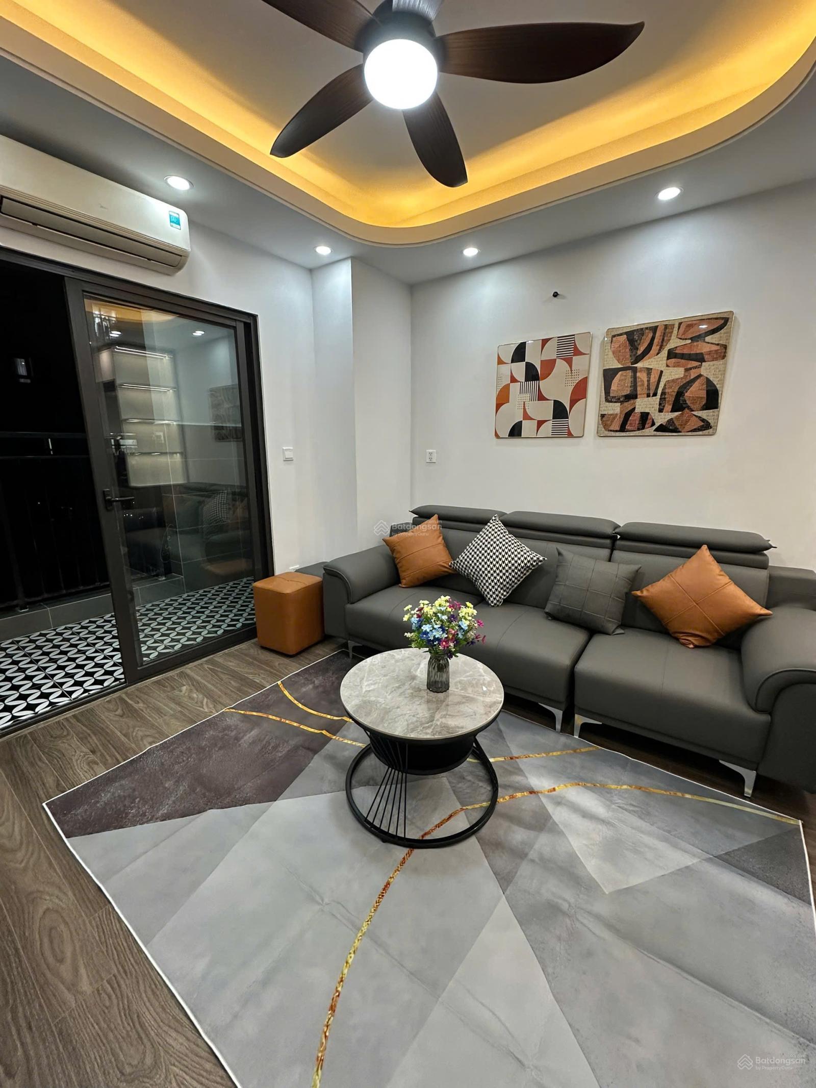 Bán gấp CC Hateco, view hồ Yên Sở, 2PN, P khách có ban công