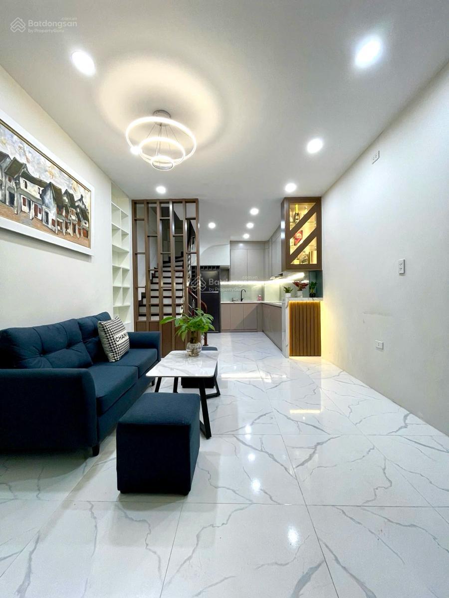 Lô góc 2 thoáng mặt ngõ thông 20m ra phố oto tránh,NT hiện đại, ở ngay. Dt 35m 5T mt3,7m giá9,7 tỷ