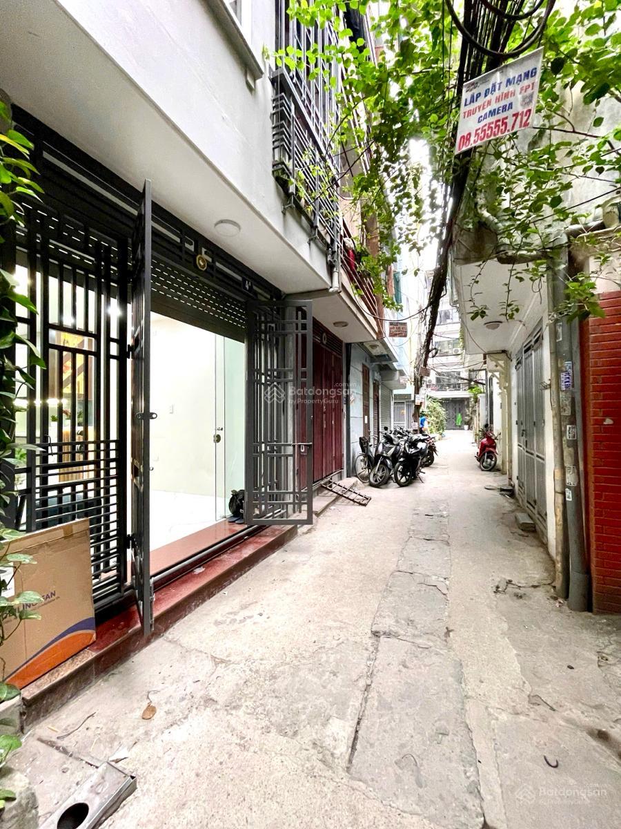 Lô góc 2 thoáng mặt ngõ thông 20m ra phố oto tránh,NT hiện đại, ở ngay. Dt 35m 5T mt3,7m giá9,7 tỷ