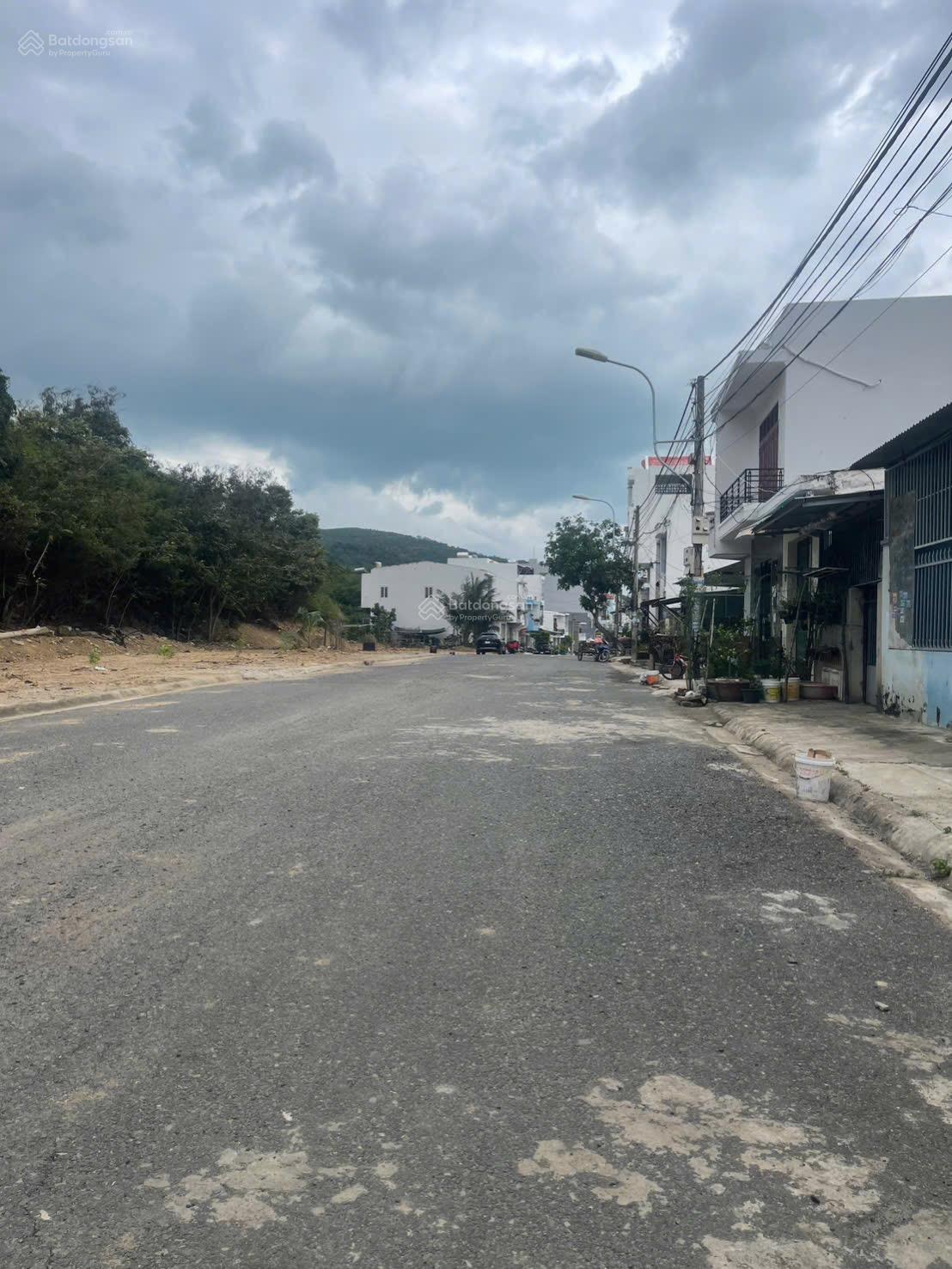 Bán nhà mặt tiền đường Triệu Quang Phục Hòn Xện Bắc Nha Trang