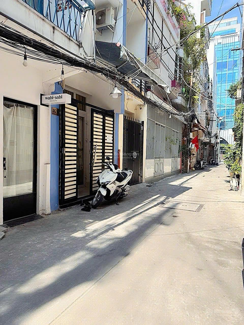 Bán nhà hẻm 385 gần mặt tiền Nguyễn Đình Chiểu P. 5 Q3. Liên hệ Điệp 0903 070 ***