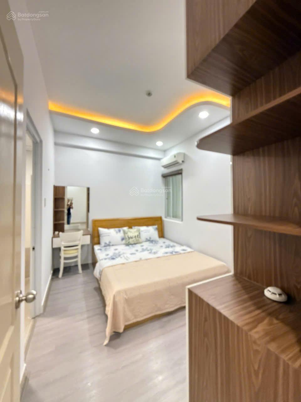 Bán căn hộ Hoàng Quân DT 55,4m2 view xéo biển, 2PN 2WC, phong thủy đẹp, full nội thất đẹp, 2,19 tỷ