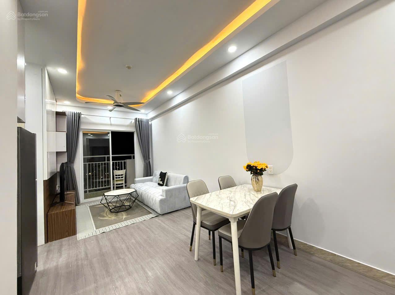Bán căn hộ Hoàng Quân DT 55,4m2 view xéo biển, 2PN 2WC, phong thủy đẹp, full nội thất đẹp, 2,19 tỷ