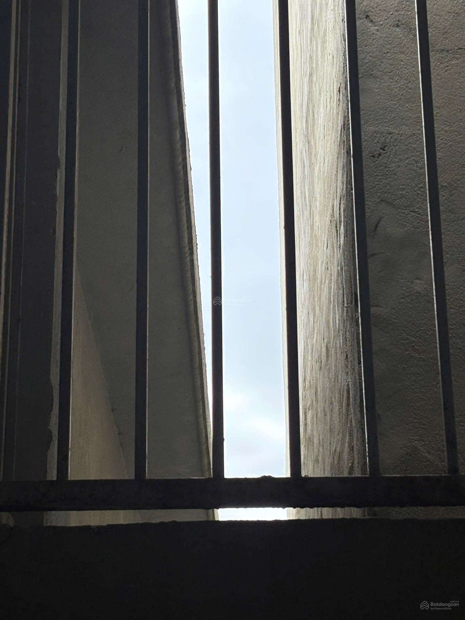 Cho thuê nguyên căn có gác lửng MT gần đường Tiểu La! Quận Hải Châu
Giá 12tr
Dt 110m