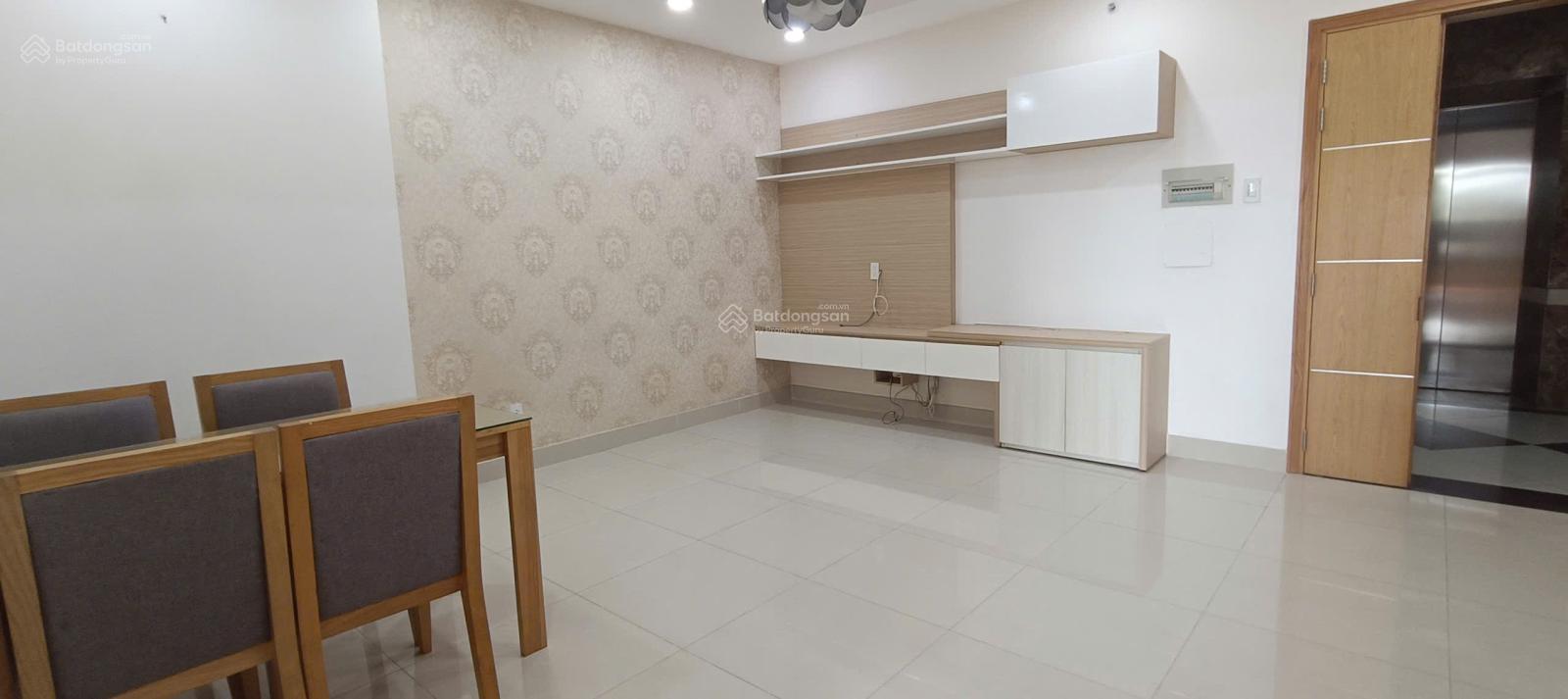 Tôi cần cho thuê CH HimLam Riverside, 76m2, 2PN, 2 WC, có nội thất, giá 15tr/th. LH: 0762 318 ***