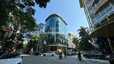 Bán tòa nhà lô góc 1 hầm + 7 tầng nổi đường Đức Diễn, phường Phú Diễn, TP Hà Nội 68 tỷ