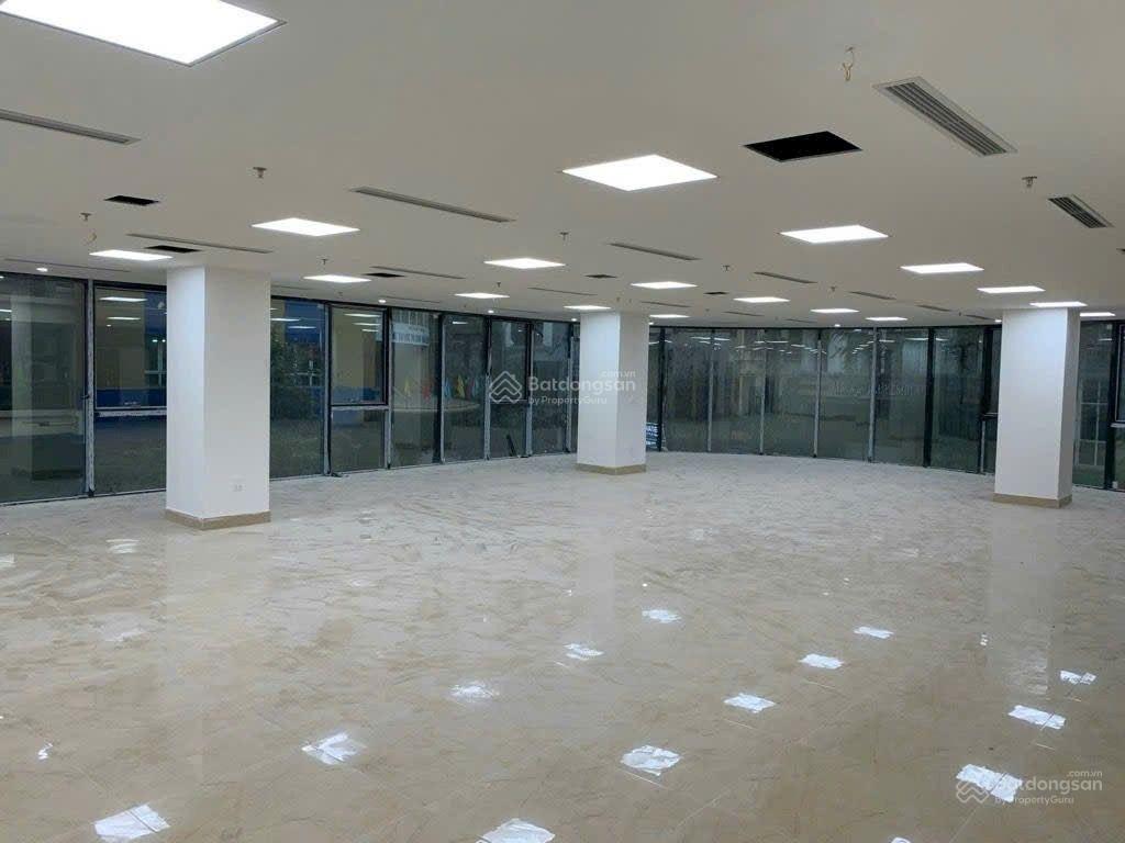 Bán tòa nhà lô góc 1 hầm + 7 tầng nổi đường Đức Diễn, phường Phú Diễn, TP Hà Nội 68 tỷ