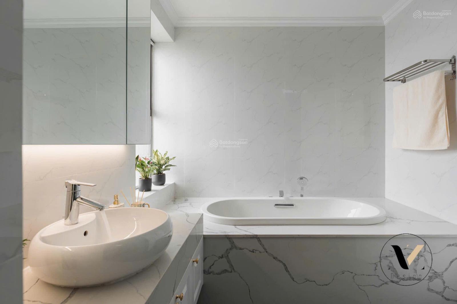 Bán căn góc 3PN Golden Park Dương Đình nghệ, tầng trung 115m2 view công viên Cầu Giấy giá 12,9 tỷ Bán căn góc 3PN Golden Park Dương Đình nghệ, tầng trung 115m2 view công viên Cầu Giấy giá 12,9 tỷ