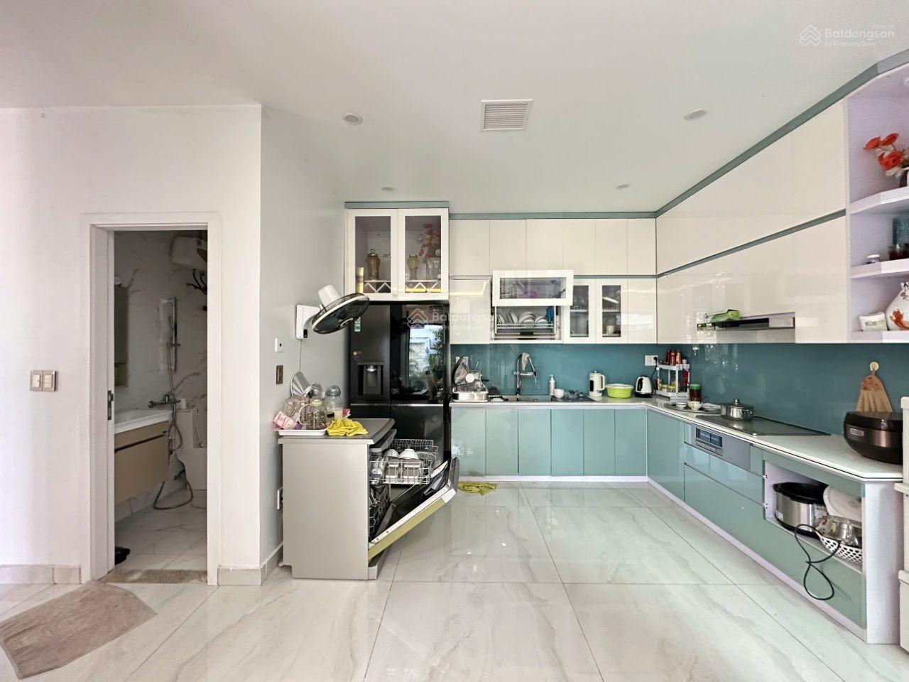 Bán biệt thự trục đường Võ Nguyên Giáp, dt 270m2, ngang 15m, nhà 4 tầng view công viên đường 30m