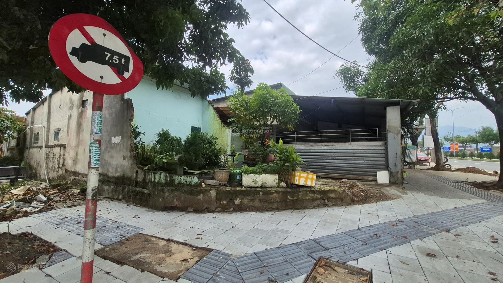 Bán Gấp ! Nguyễn Lương Bằng - Lô góc 2 mặt tiền 289 m², vị trí kinh doanh. Tặng kèm nhà cấp 4