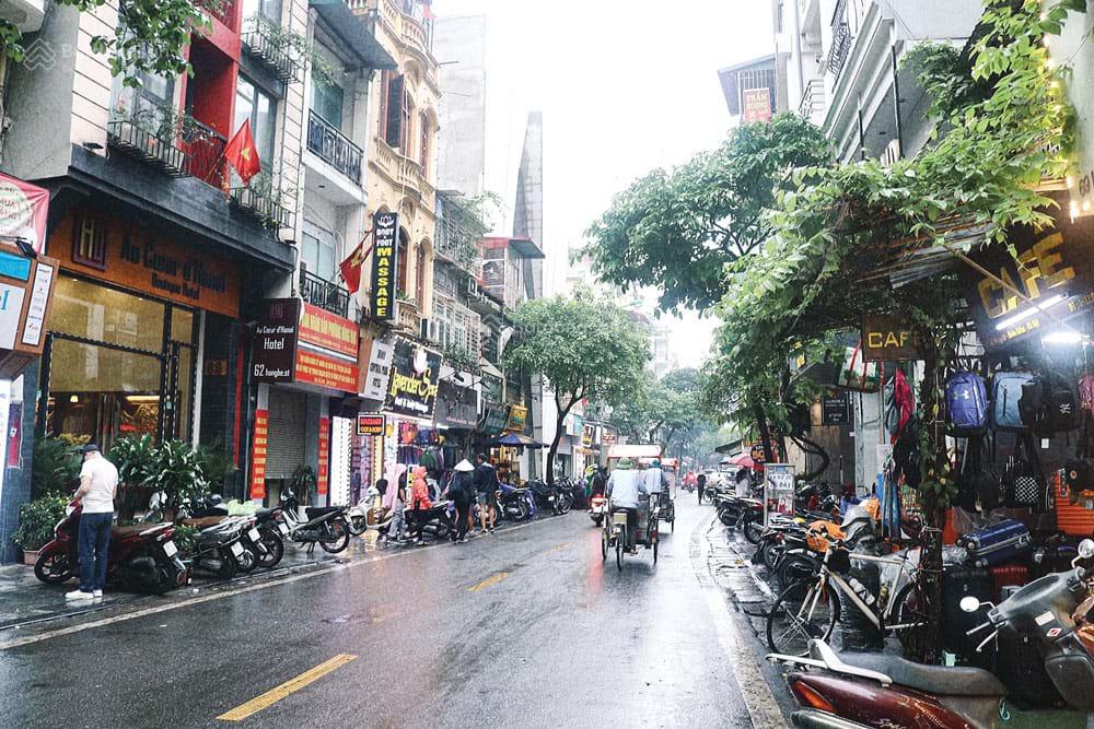 Cho thuê nhà phố Hàng Buồm - (ngã 3 Mã Mây) - diện tích 45m², mặt tiền 3m, trung tâm Hoàn Kiếm Cho thuê nhà phố Hàng Buồm - (ngã 3 Mã Mây) - diện tích 45m², mặt tiền 3m, trung tâm Hoàn Kiếm