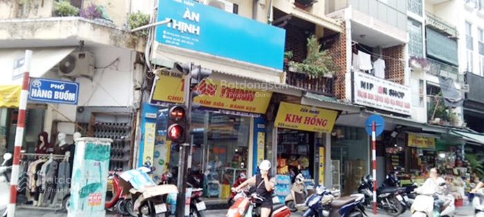 Cho thuê nhà phố Hàng Buồm - (ngã 3 Mã Mây) - diện tích 45m², mặt tiền 3m, trung tâm Hoàn Kiếm Cho thuê nhà phố Hàng Buồm - (ngã 3 Mã Mây) - diện tích 45m², mặt tiền 3m, trung tâm Hoàn Kiếm