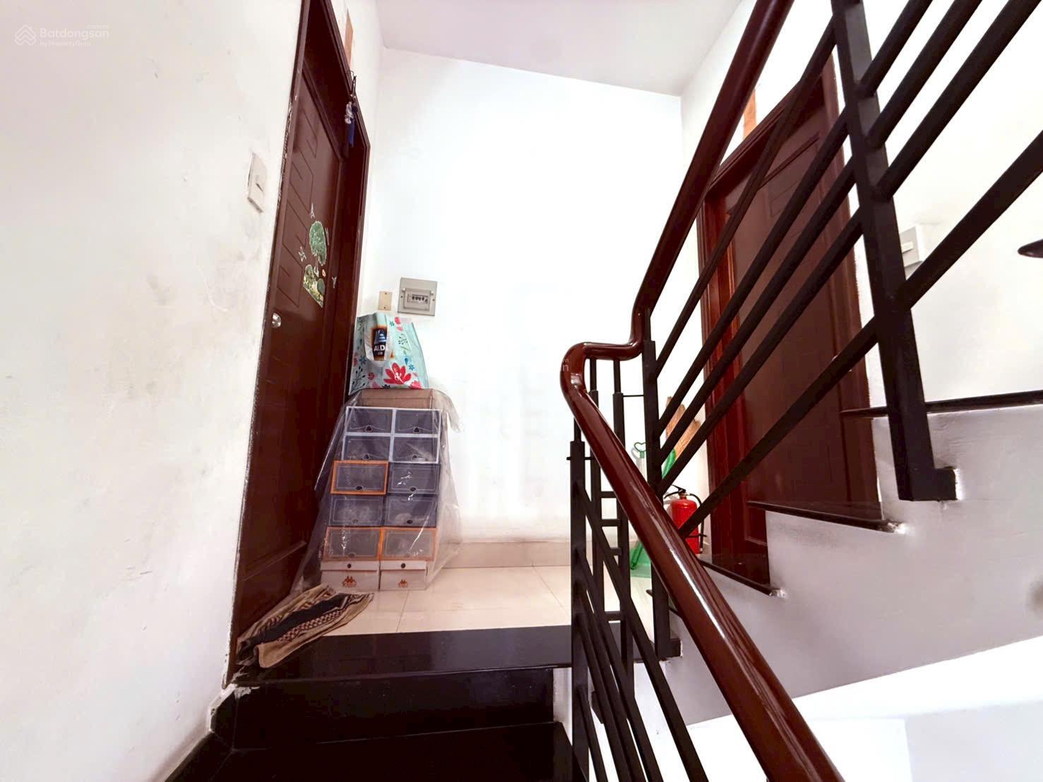 Chính chủ. Nhà 1 trệt 2 lầu sân thượng. Hẻm 226 Nguyễn Văn Lượng P17. Gần ST Lotte. DT 3.5x10.66m