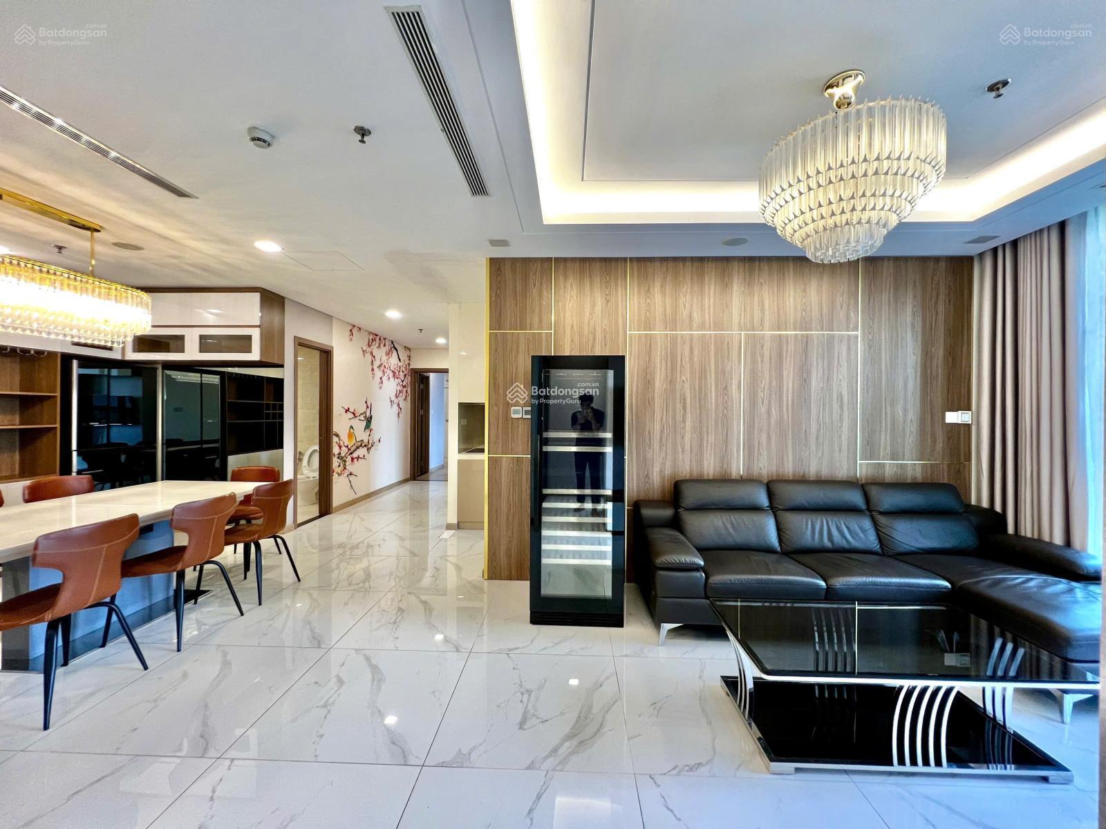 Bán CHCC Cộng Hòa Plaza - Q. Tân Bình, DT 100m2 3PN giá 6tỷ2, (có sổ). LH: 0934 144 *** Hương