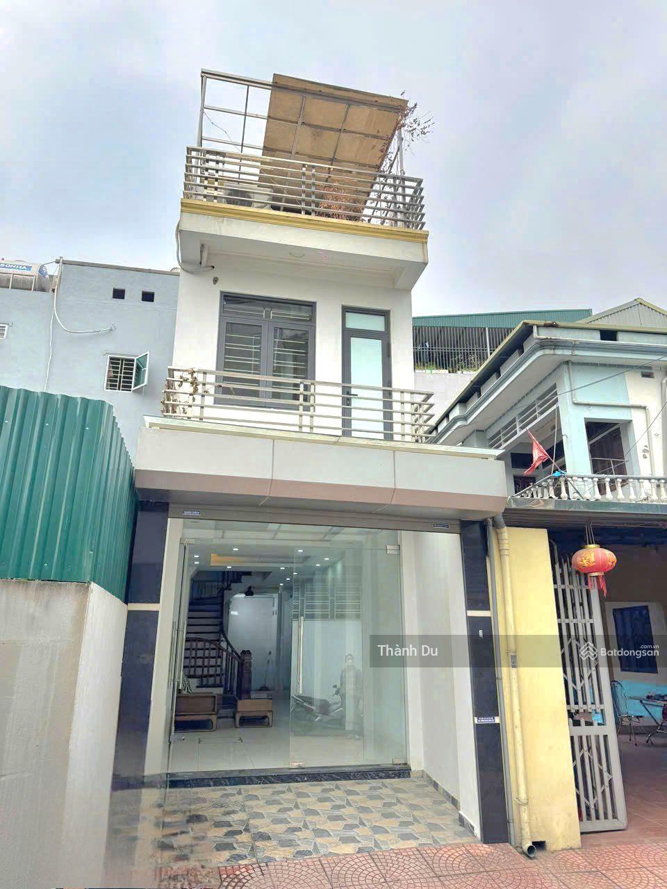 Cho thuê nhà nguyên căn Cự Khối - Long Biên 57m2 x 3 tầng 3PN - 10tr/thg ngõ ô tô