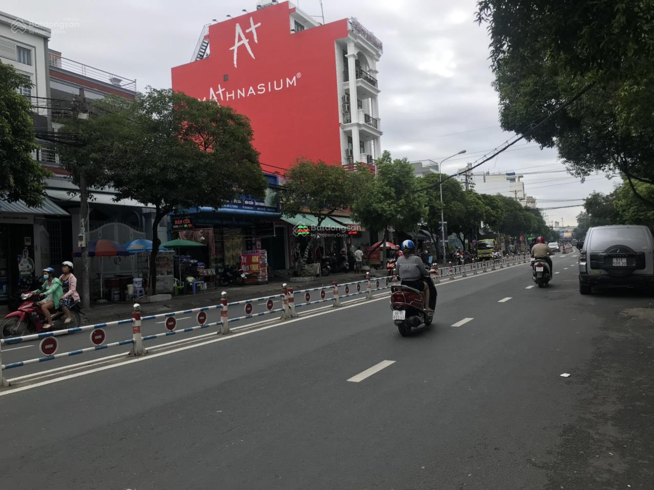 Bán nhà MT Nguyễn Sơn, 4.2x10, 3 lầu, nhà đẹp, 11.5 tỷ