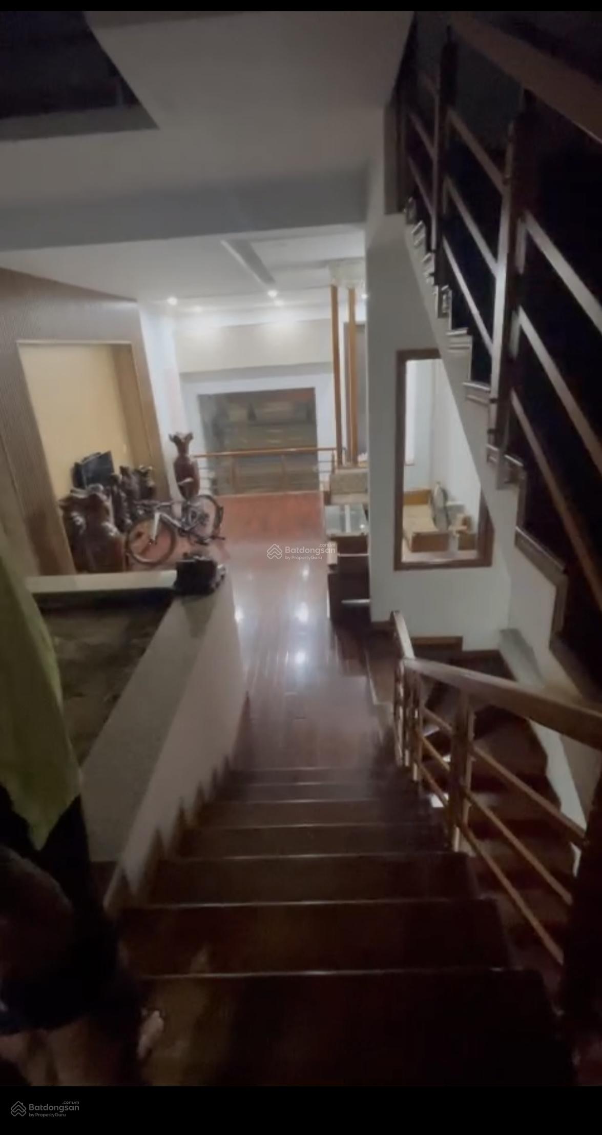 Bán nhà đẹp nội thất gỗ cao cấp 4 tầng, mặt tiền đường Ngô Quyền Sơn Trà Đà Nẵng