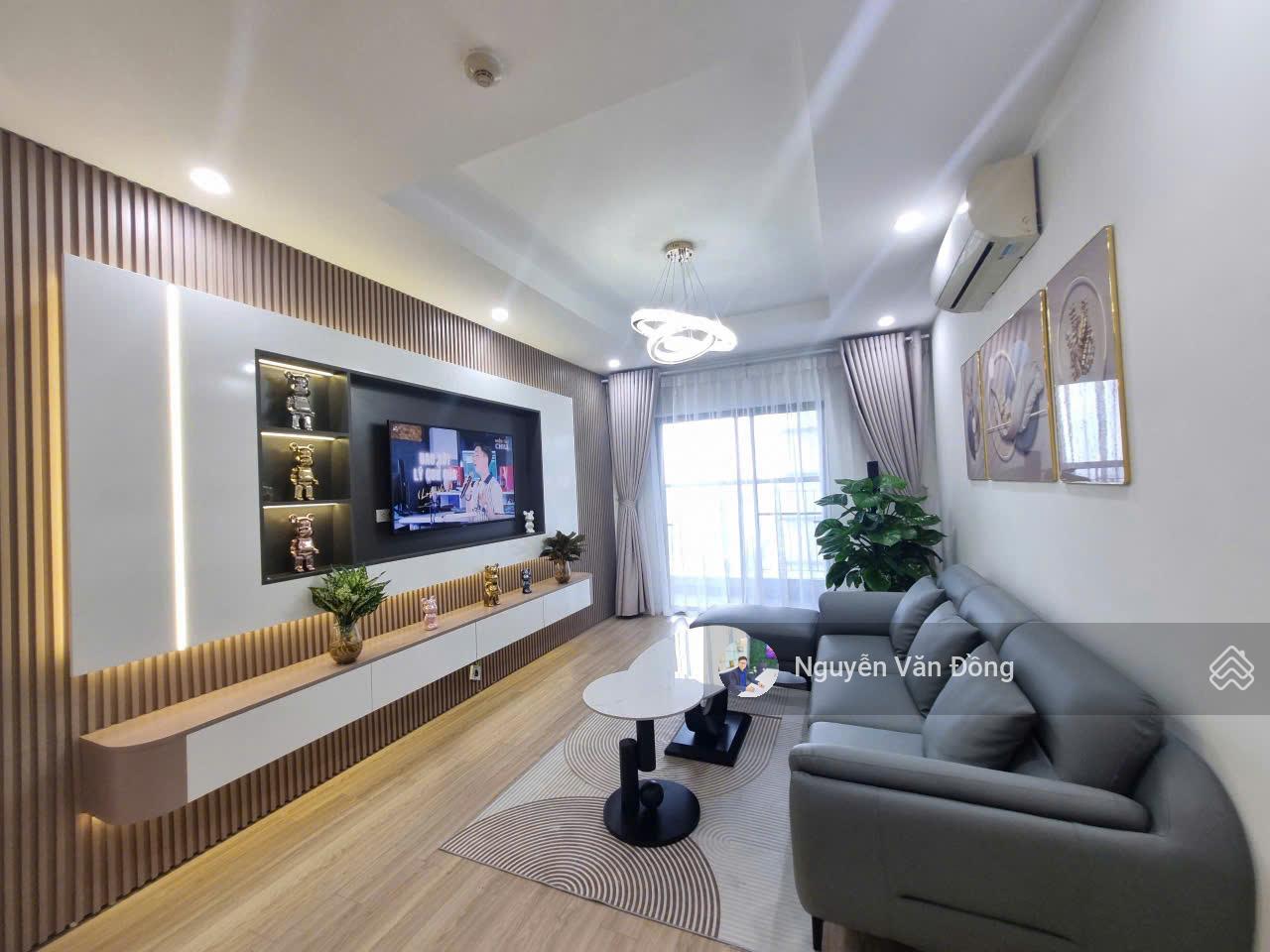 Vợ chồng tôi cần bán căn hộ đẹp Goldmark City, nội thất đầy đủ, đồ đẹp, sổ đỏ sẵn, có slot ô tô