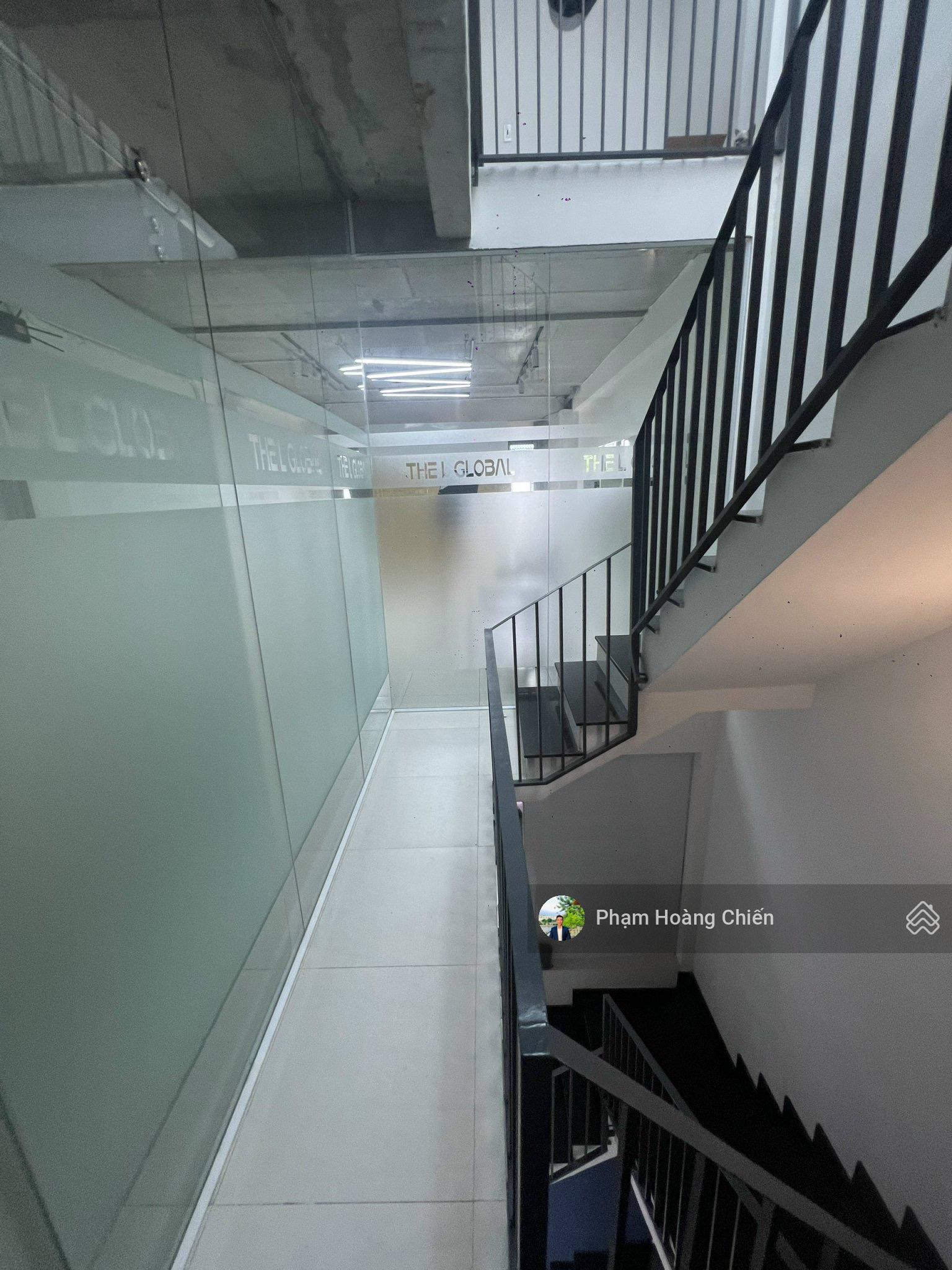 Cho thuê nhà phố Lakeview City, hoàn thiện cơ bản, 1 trệt 3 lầu, 4PN 5WC giá 26 triệu LH 0907 110 ***