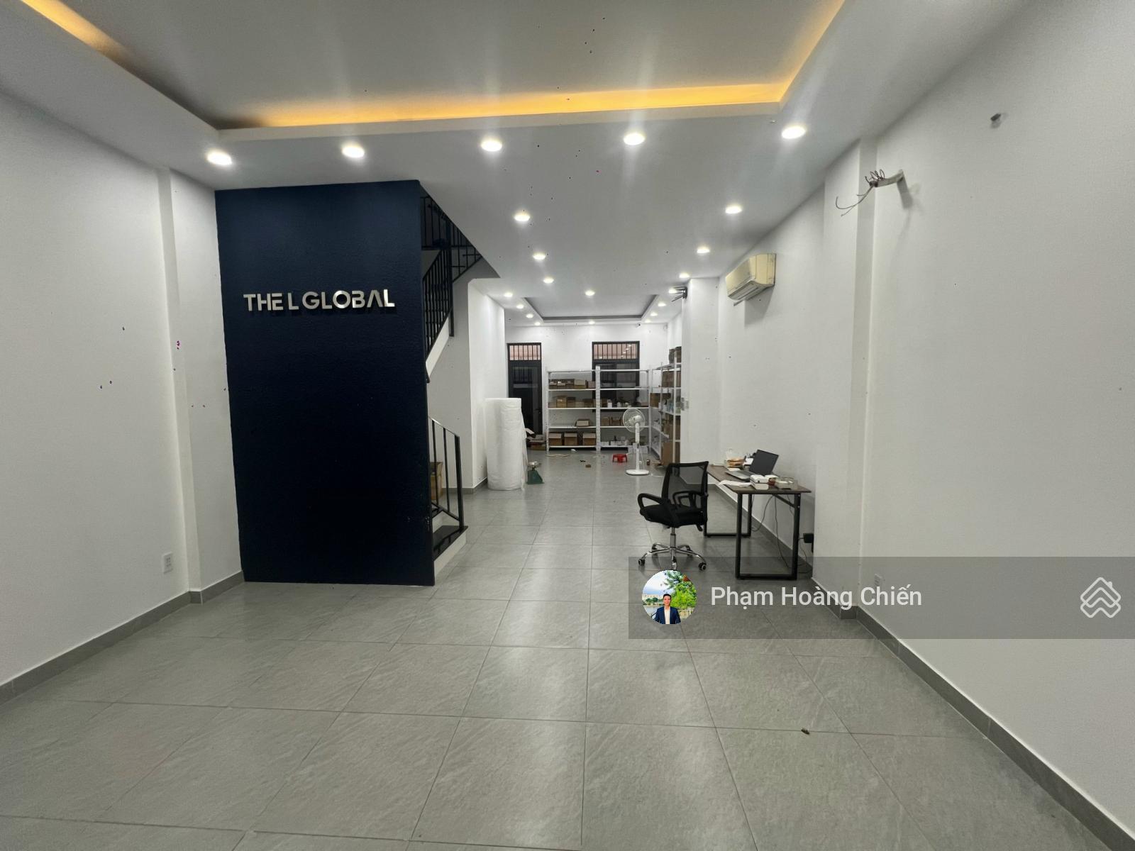 Cho thuê nhà phố Lakeview City, hoàn thiện cơ bản, 1 trệt 3 lầu, 4PN 5WC giá 26 triệu LH 0907 110 ***