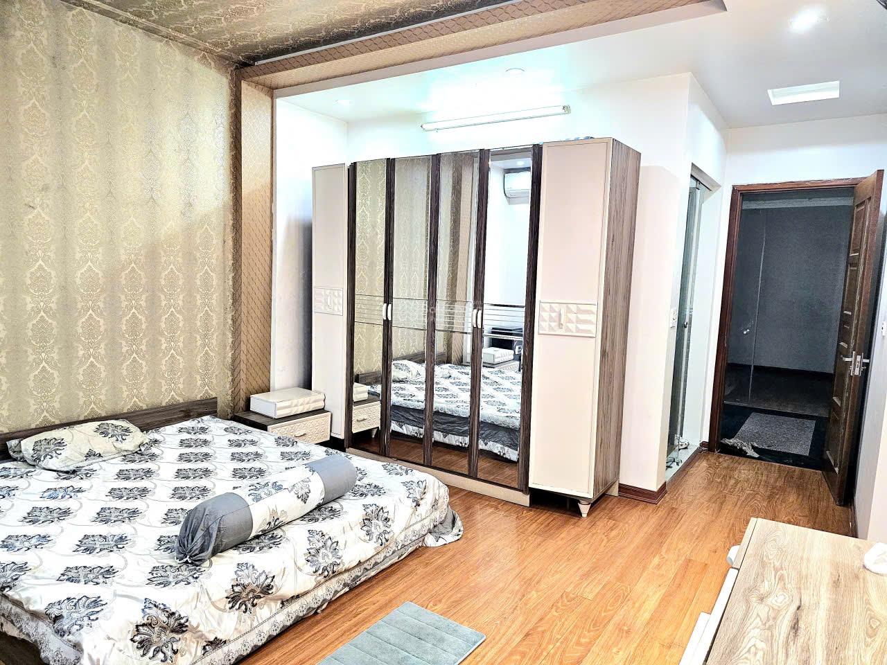 Bán nhà 193 Văn Cao, đường thông, vị trí đẹp, giá tốt