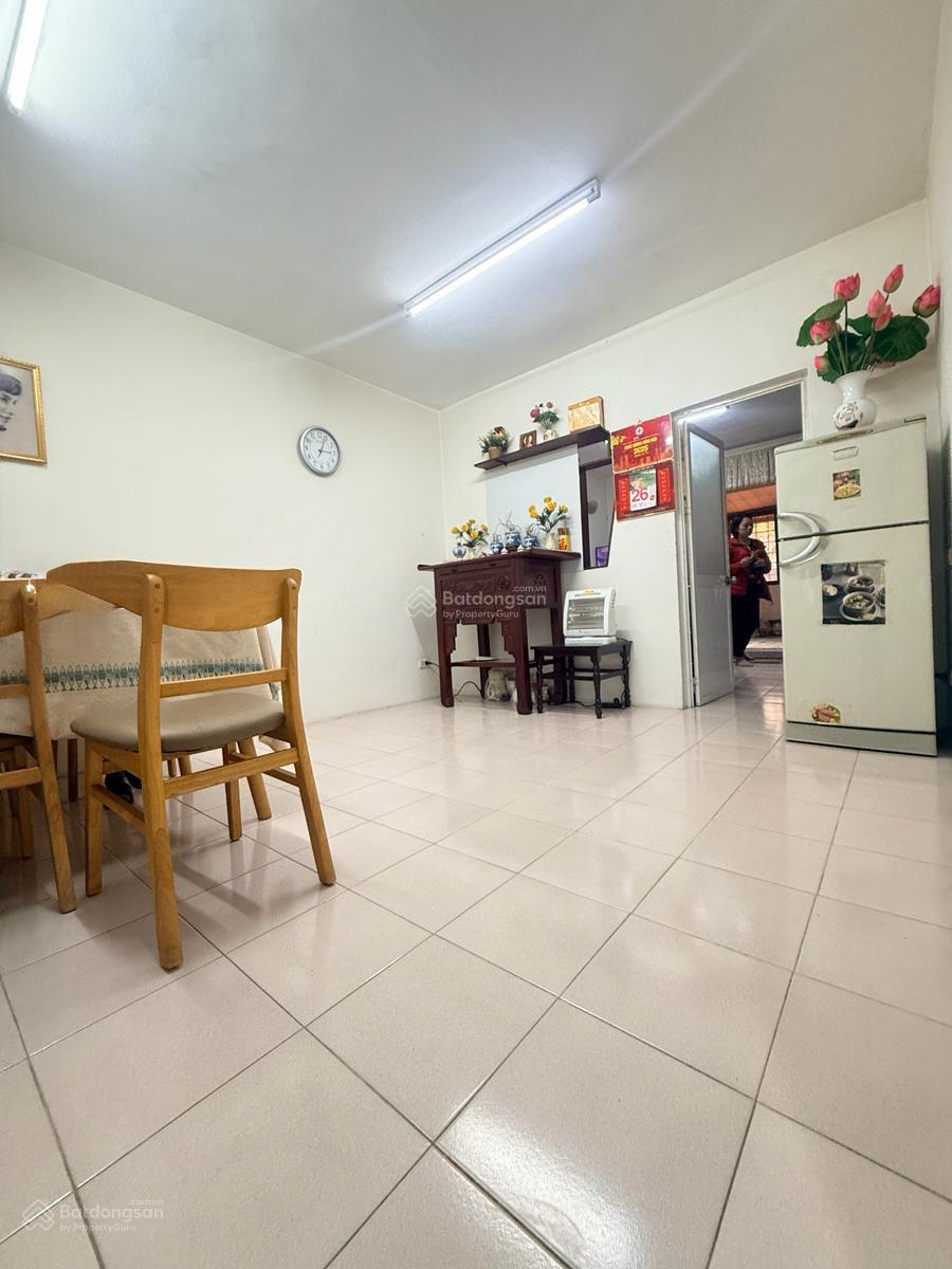 Tập thể Thái Thịnh, Thái Hà, T3, 60m2 (sổ 35 m2), 2 ngủ, nhỉnh 4 tỷ - Vị trí trung tậm, ô tô kề