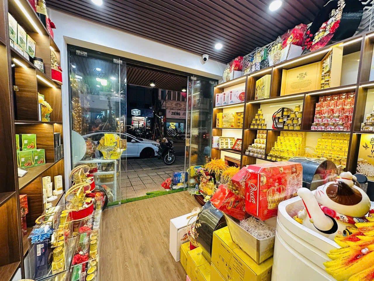Cho thuê nhà mặt phố Ngọc Lâm - 15 triệu - thích hợp kinh doanh VP, các mặt hàng sạch sẽ, nail mi