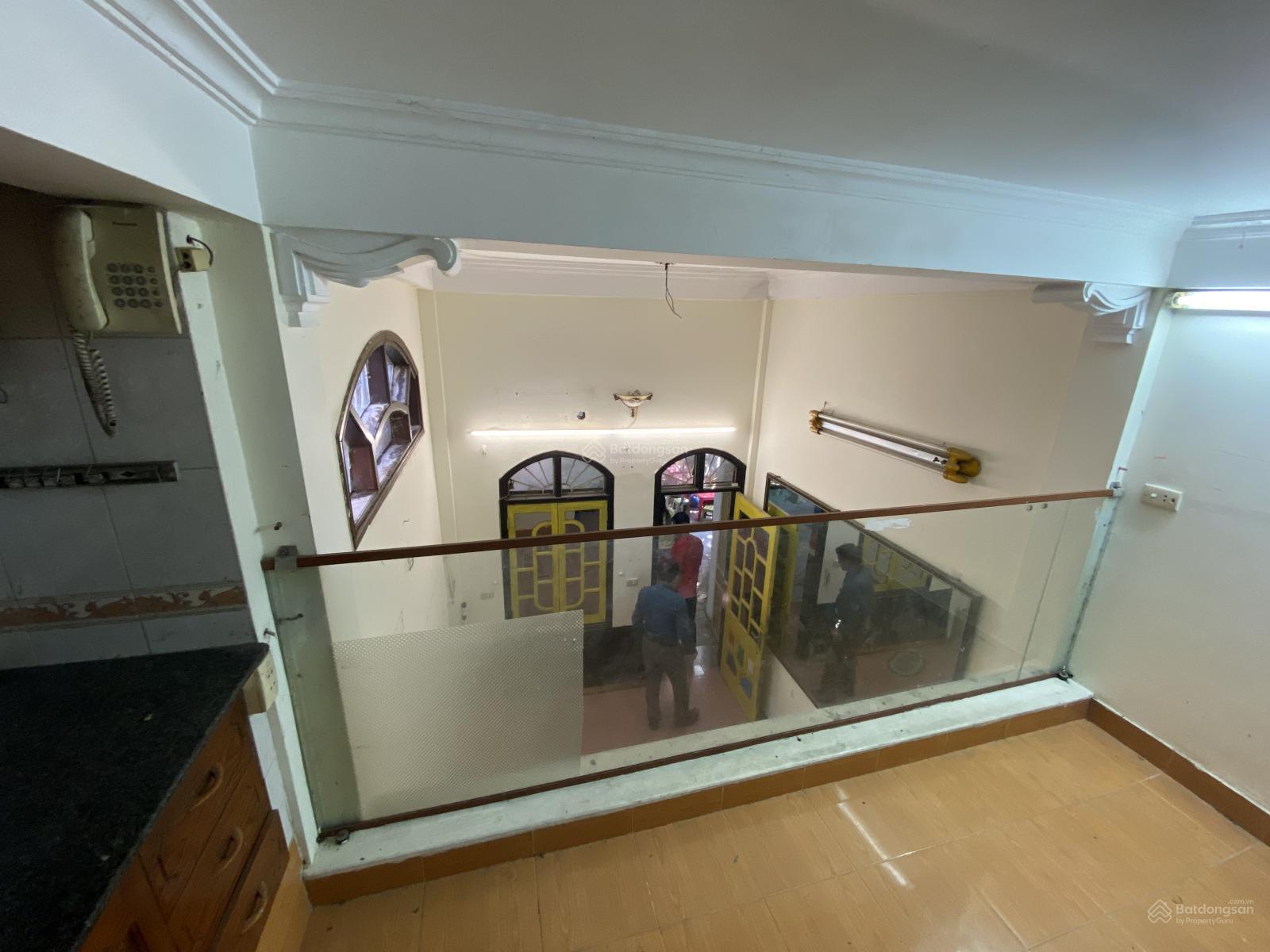 Cần bán gấp MP Cầu Gỗ, 100m2, MT 3m, hiện trạng 2T, nhà cũ, cho thuê 60tr/th. 45tỷ LH: 0932 288 ***