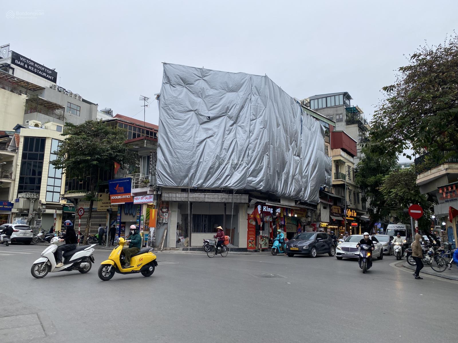 Cần bán gấp MP Cầu Gỗ, 100m2, MT 3m, hiện trạng 2T, nhà cũ, cho thuê 60tr/th. 45tỷ LH: 0932 288 ***