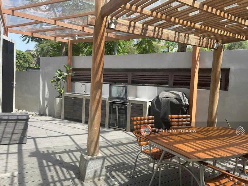 Bán biệt thự Riviera Cove, góc 3 mặt tiền đẹp, 546m2 đất, 3 tầng, nhà hoàn thiện Bán biệt thự Riviera Cove, góc 3 mặt tiền đẹp, 546m2 đất, 3 tầng, nhà hoàn thiện