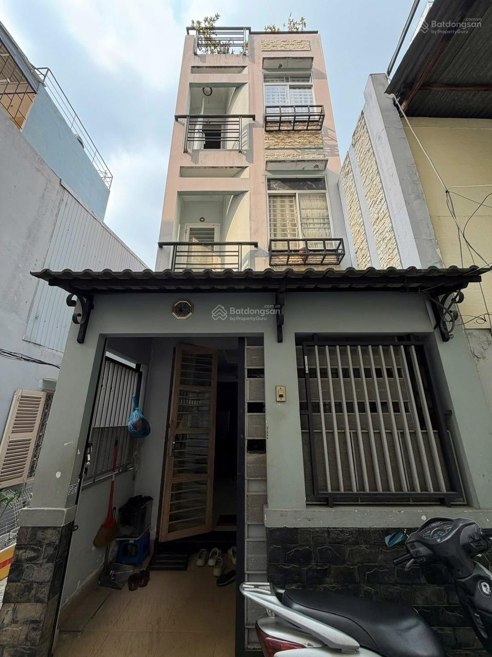 Nhà bán căn góc 4 Tầng-3,4 11,8-Dt đất:40m2- 5 Pn,3 Wc-Hẻm Lê Hông Phong P2Q5( ô tô đậu 40m)- SHHC