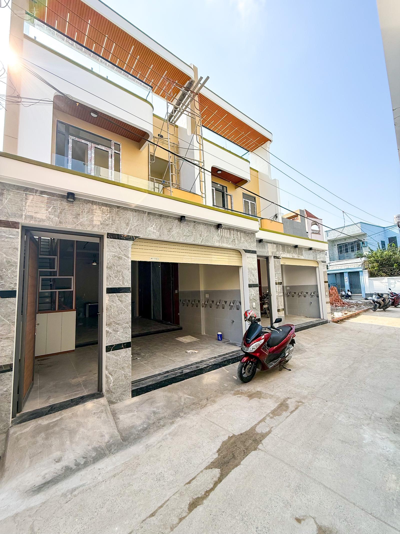 Bán nhà 1T1L hoàn công (DT: 80m2 - ngang 5,4m) ngay chợ đồn thuộc P. Bửu Hoà. Giá chỉ 3,7 tỷ