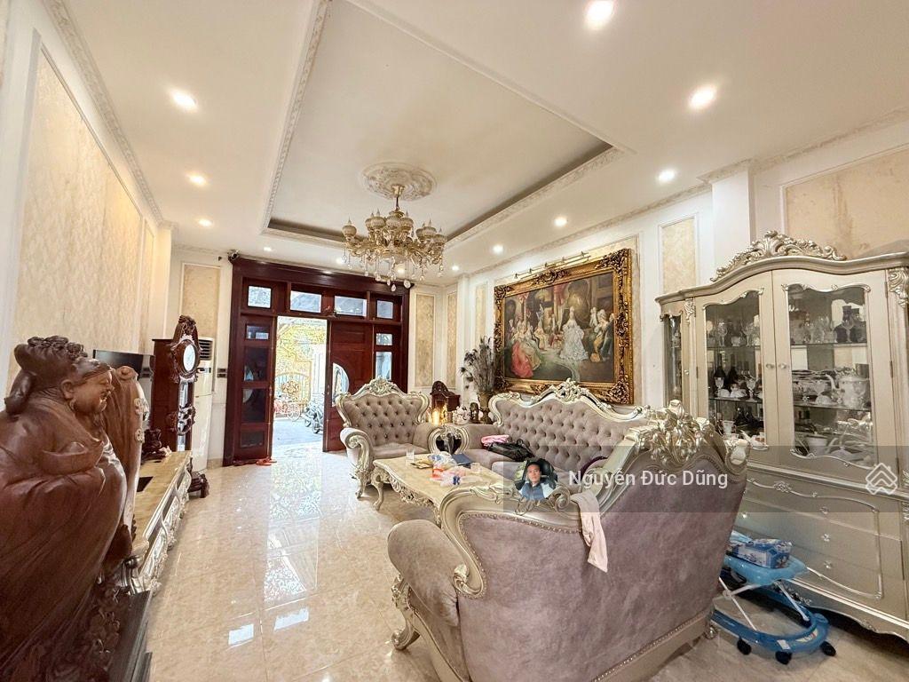 20.5 tỷ mặt phố Long Biên 98m2, mặt tiền 4.6m kinh doanh, rẻ đẹp full nội thất