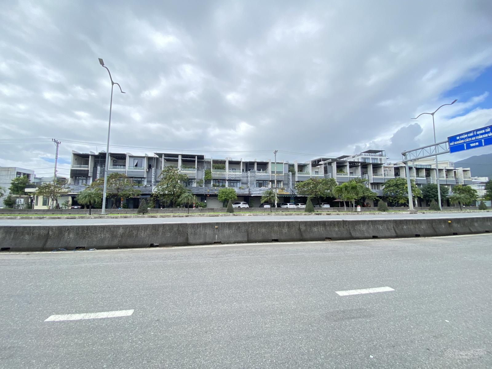 Ngộp bank bán gấp MT Ngô Quyền, Sơn Trà 120m (5x24m) đường 49m giá 8.8 tỷ bán nhanh Ngộp bank bán gấp MT Ngô Quyền, Sơn Trà 120m (5x24m) đường 49m giá 8.8 tỷ bán nhanh