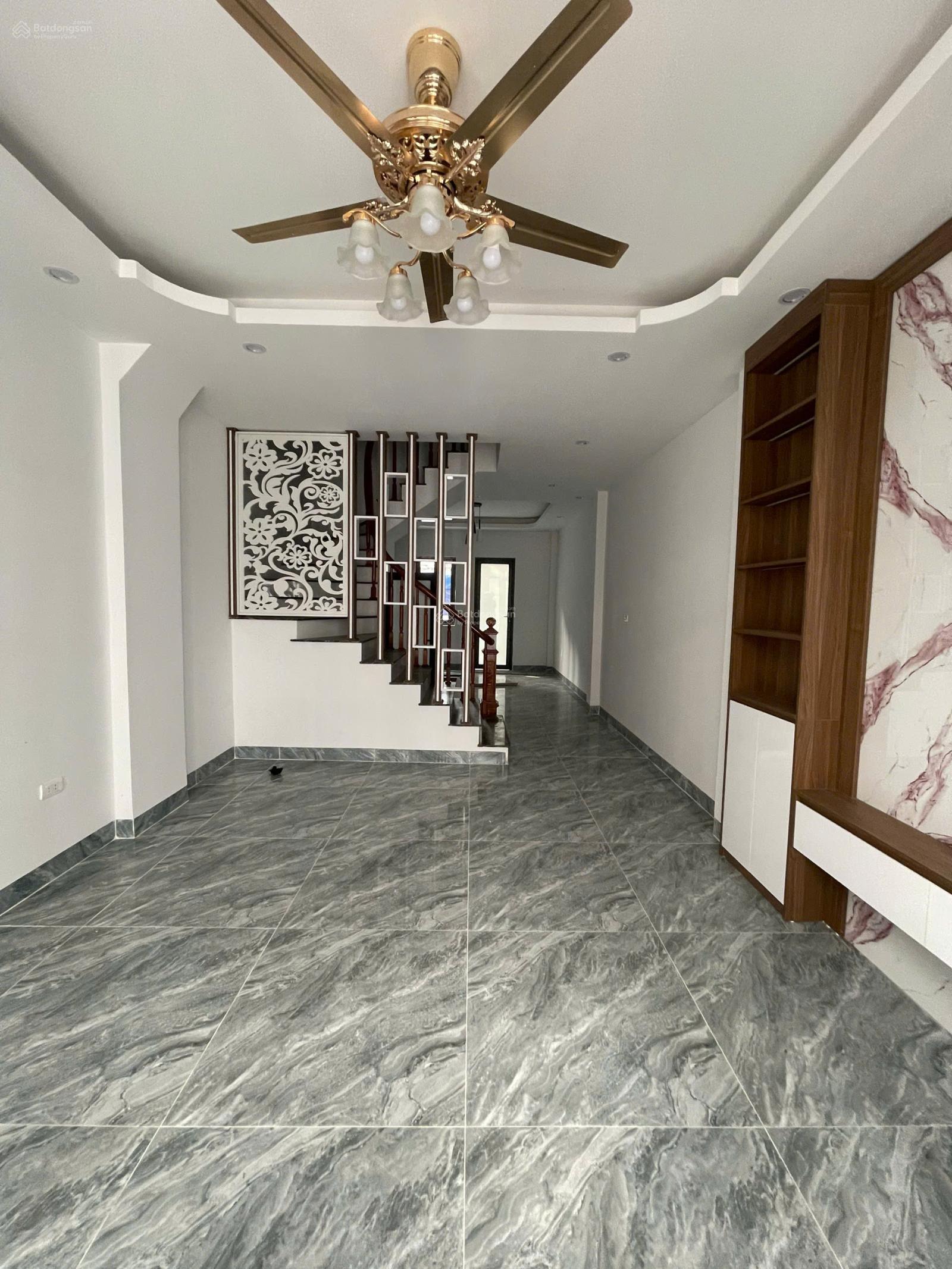 BÁN NHÀ 35m²- GẦN Ql6 & ĐH THỂ DỤC THỂ THAO-CẠNH ĐƯỜNG THÔNG Ô TÔ TRÁNH,FULL NỘI THẤT