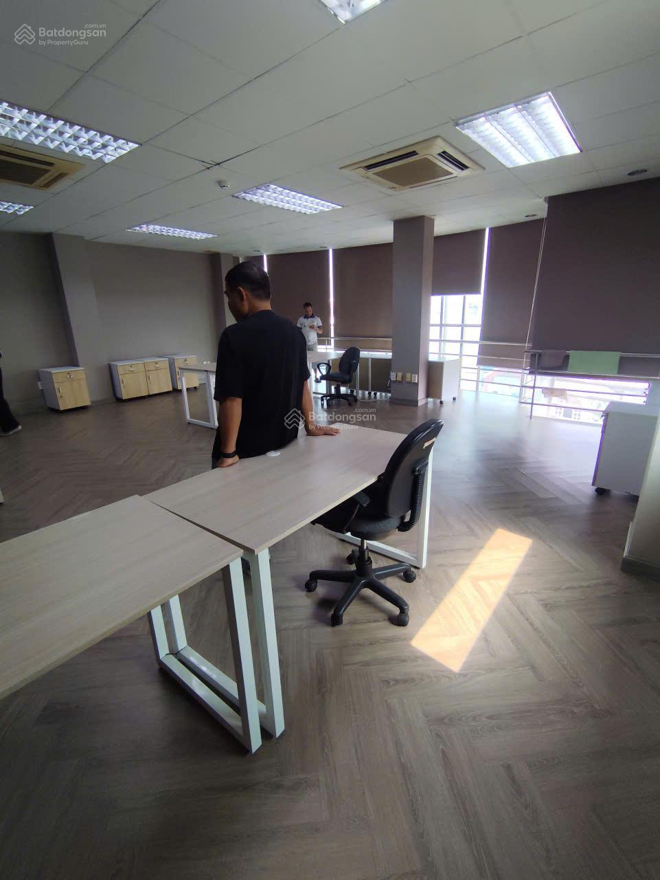 Cho Thuê Văn Phòng Mặt Tiền ĐƯờng Phan Xích Long ,P7, Quận Phú Nhuận DT 60m2 Giá 20 triệu /tháng