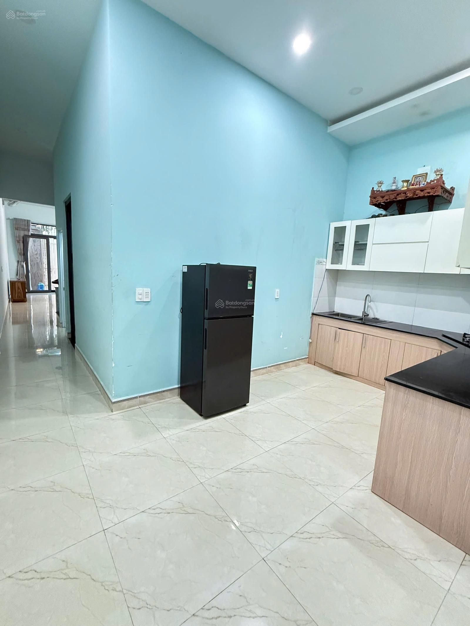 Cho thuê nhà 3 tầng đối Diện công viên Hòn Rớ 2 giá 10tr/tháng