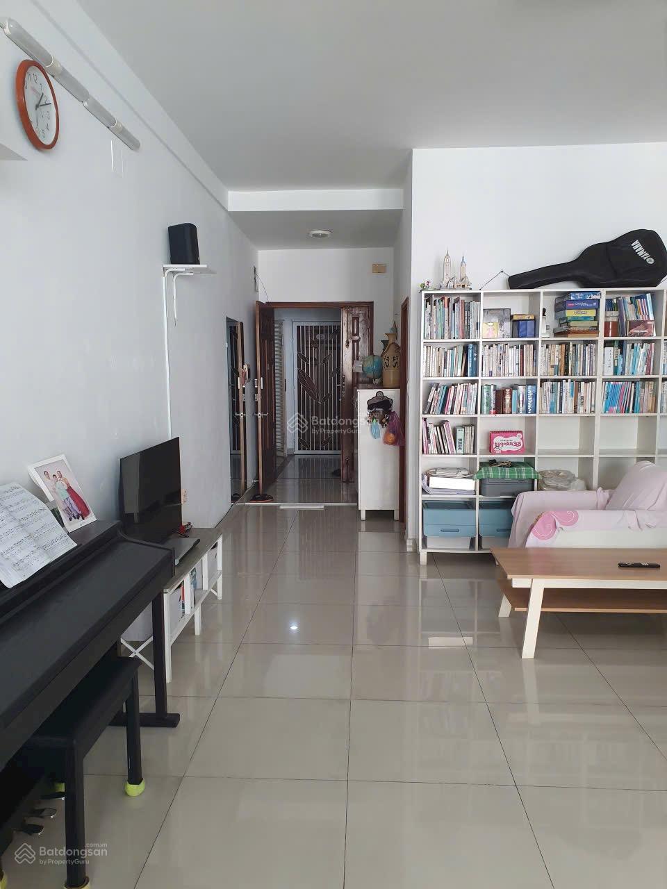 Chỉ 5.2 tỷ, nhà nguyên bản có nội thất 3 phòng ngủ + 2WC, DT 124m2, hỗ trợ vay view thoáng mát