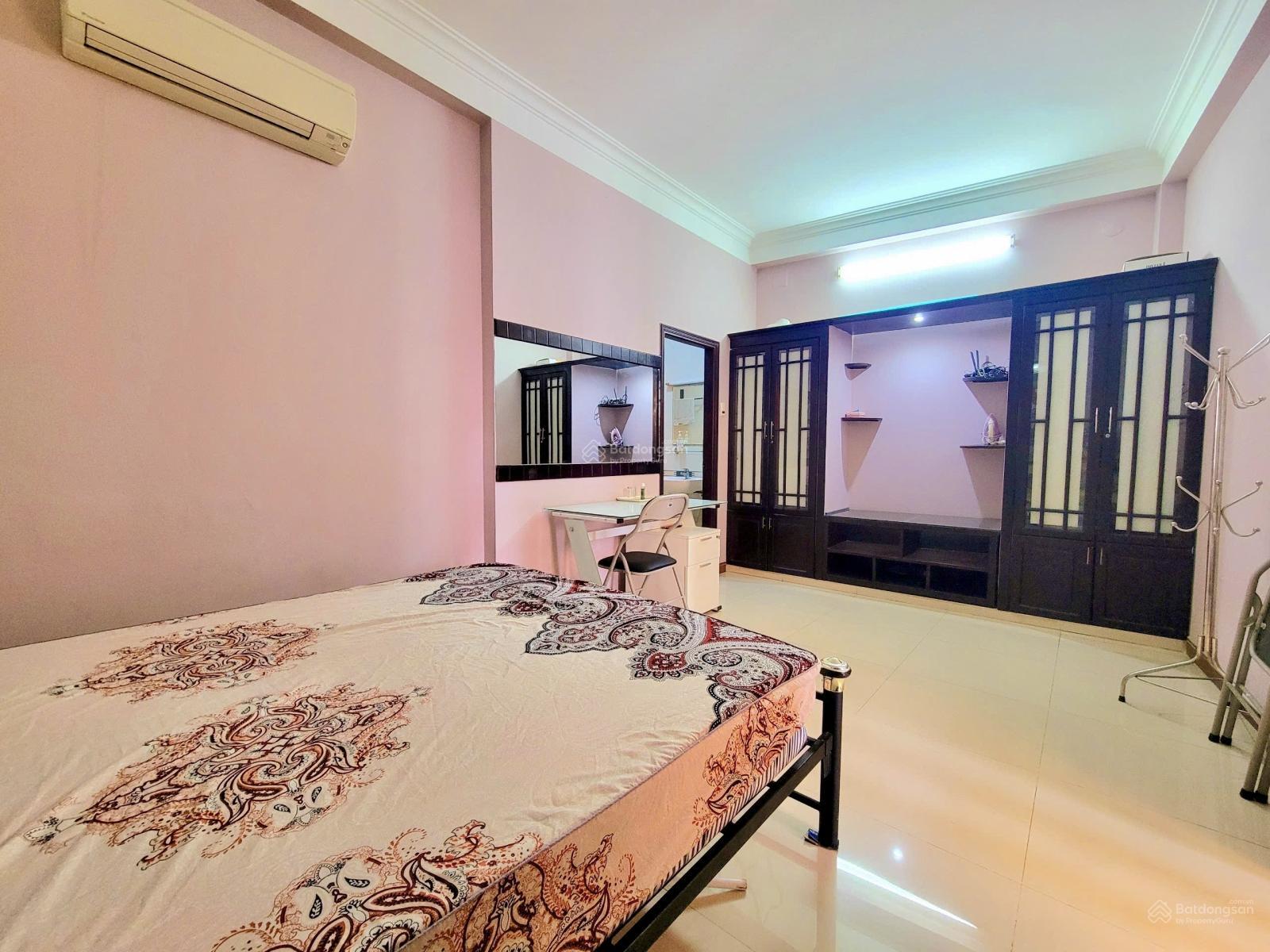 Bán nhà mặt tiền Phú Nhuận 50m2 xe tải đậu cửa 5 tầng pháp lý chuẩn