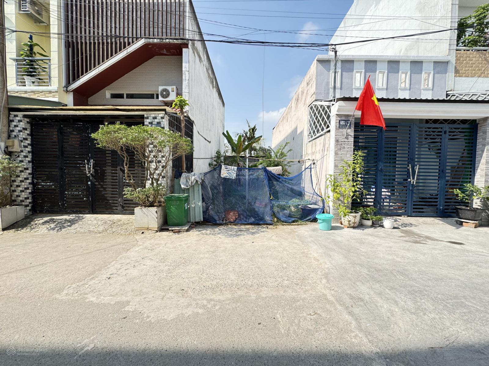 Bán gấp lô đất đẹp ngay Đông Tăng Long- sát bên VĐ3 - cách Vinhomes 2km