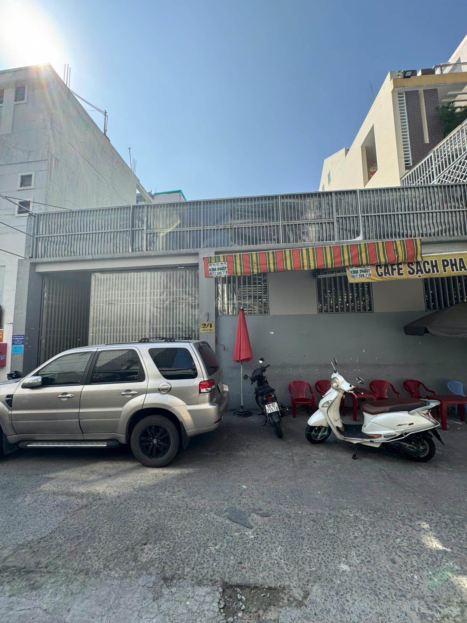 Hẻm 7m đường Tân Hương gần chợ Tân Hương DT 12mx21m cấp 4 giá 29 tỷ