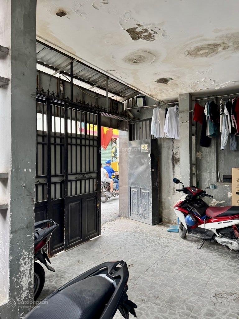 Bán nhà mặt tiền ngang 6m sát Lê Văn Việt, Quận 9 139m2, 7PN, giá chỉ 9.7 tỷ